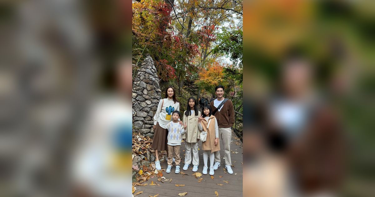 Potret Seru Kimbab Family Nikmati Musim Gugur di Korea Selatan