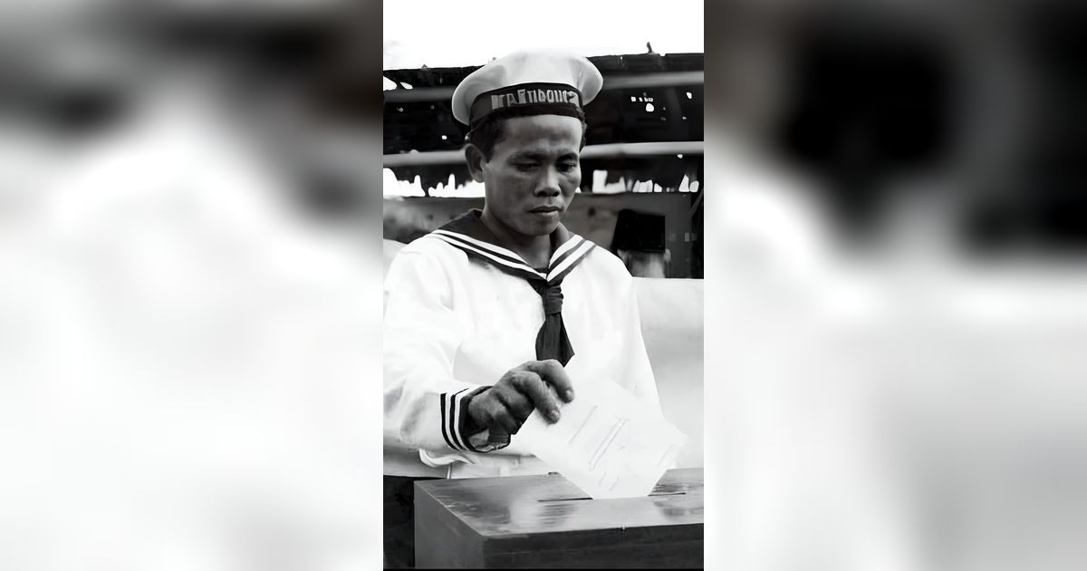 6 Potret Lawas Suasana Pemilu Pertama di Indonesia Tahun 1955, Ada Penitipan Anak hingga Bule Ikut Nyoblos