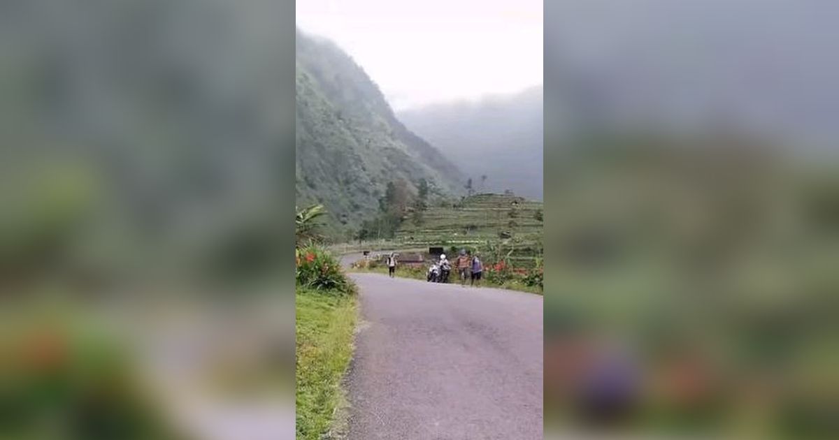 Menelusuri Rute 'Swiss Van Java' Menuju Dieng, Jalannya Membelah Gunung dan Banyak Tanjakan Ekstrem