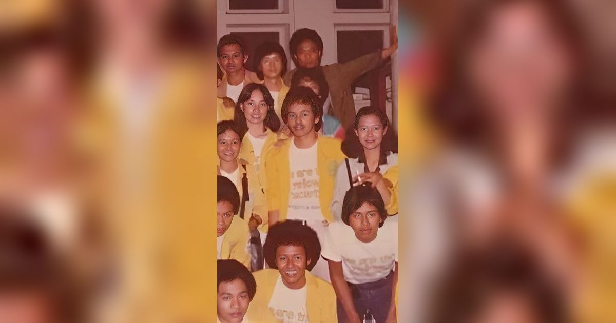 15 Potret Lawas Mahasiswa UI Era 70-an yang Hipster Abis, Ada Artis Ternama Tanah Air
