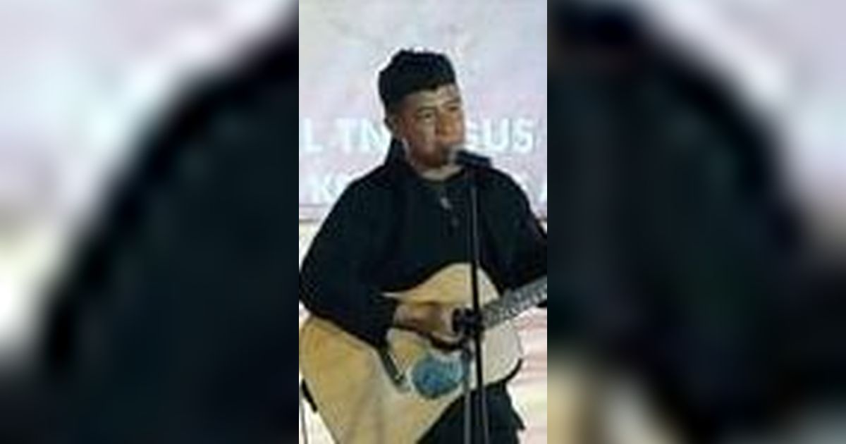 Keren Abis! Momen Kasad Jenderal Agus Subiyanto Solo Gitar Nyanyi 'Benci untuk Mencinta di Depan Ribuan Orang, Vokalis Naif Bisa Minder