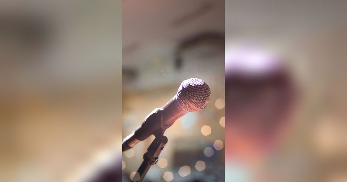 Contoh Topik Stand Up Comedy yang Menghibur, Kocak dan Dijamin Pecah