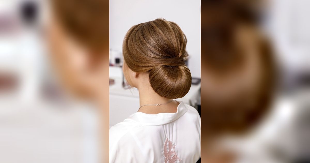 Classic Low Bun, Hairdo Simpel Bikin Look bak Ibu Pejabat