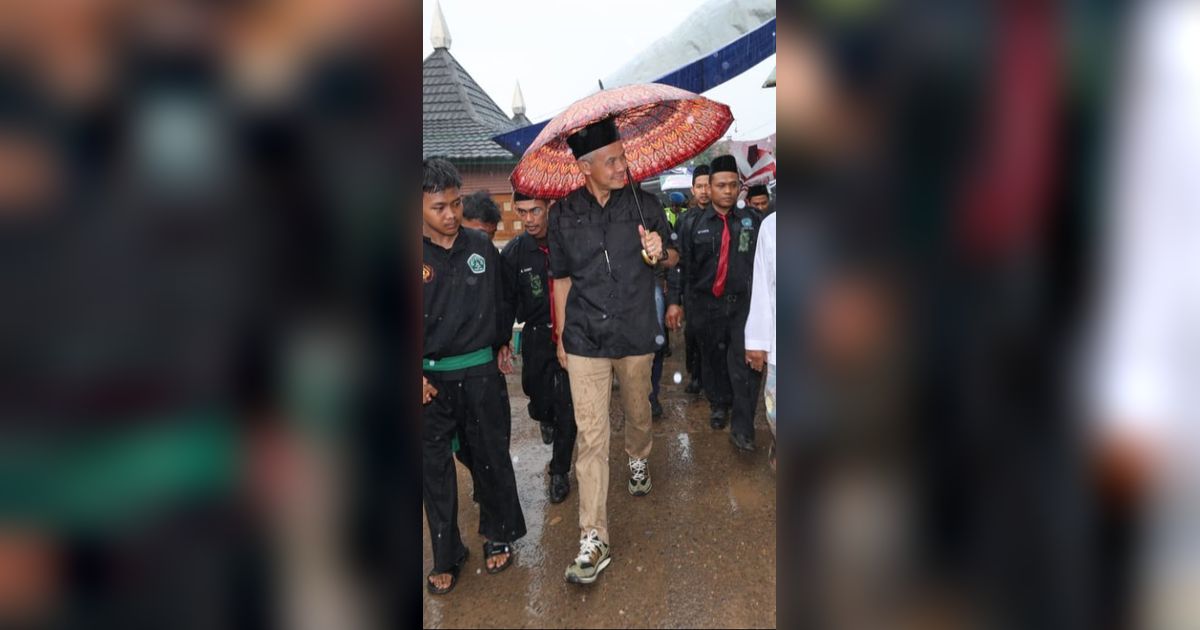 Ganjar Bertemu Sosok Perempuan Paling Ditakuti dari Laut Selatan: Wonder Woman From Pangandaran