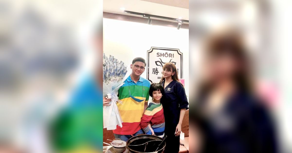 Ganteng & Lulusan UI, Potret Adrian Tobing Anak Anita Hara yang Tak Pernah Tersorot