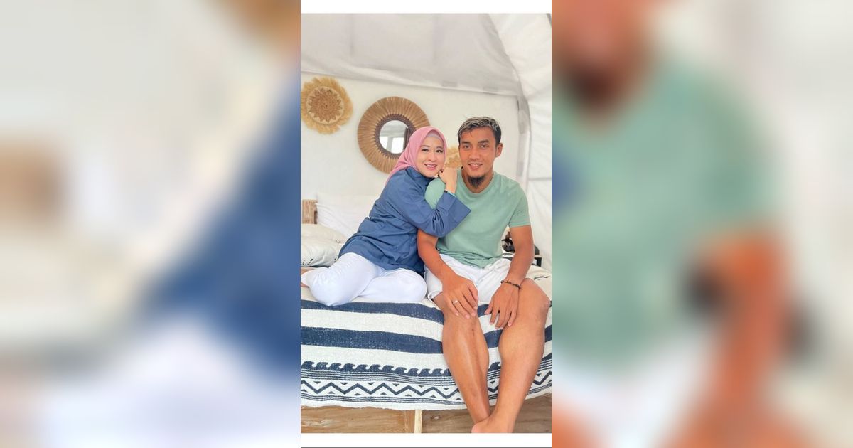 Pernah Mengajukan Talak Tanpa Alasan, Intip Foto Keharmonisan Okie Agustina dan Suaminya Selama 11 Tahun