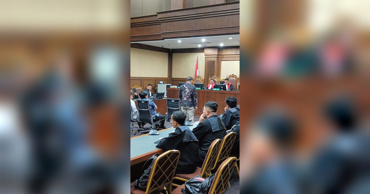 Terbukti Korupsi BTS Kominfo, Irwan Hermawan Divonis 12 Tahun Penjara