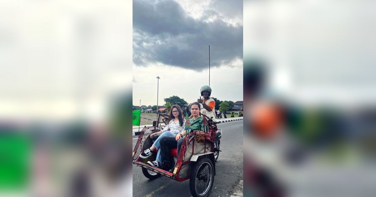 Kencan Romantis, 8 Foto Tissa Biani & Dul Jaelani Saat Naik Becak Motor Ketika Keliling Jogja