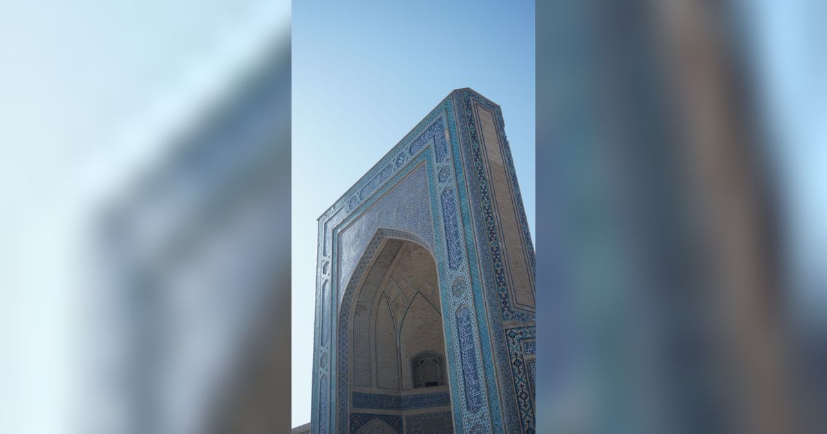 Potret Ikonik Mir-Arab Madrasa di Uzbekistan, Sangat Memanjakan Mata