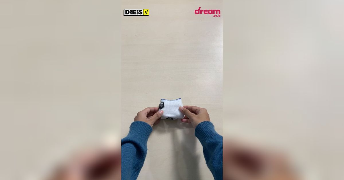 DRESS IT! 3 Tips Lipat Kaus Kaki Biar Nggak Pusing Lagi Cari Pasangannya