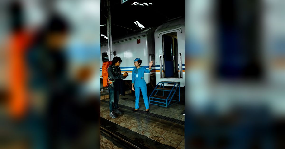 Gaya Elegan Pramugari Kereta Bisnis Tahun 1974: Bikin Kesengsem, Auto Nggak Mau Turun