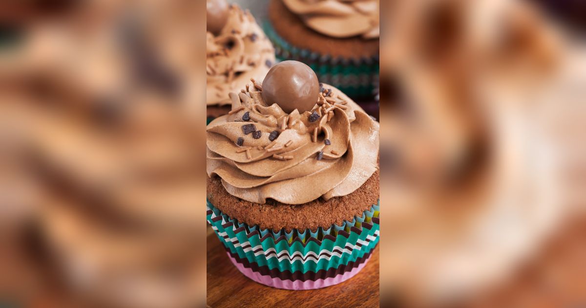 Tips Bikin Stok Buttercream Cokelat Cuma dengan 4 Bahan