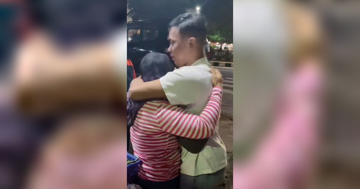 Nyamar Jadi Pembeli Dagangan Ibu di Pasar, Momen Anak Beri Kejutan Pulang Usai 5 Tahun Merantau di Taiwan Ini Viral