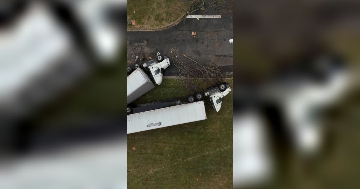 FOTO: Potret Kehancuran Amerika Serikat Usai Hantaman Tornado Dahsyat, Puluhan Ribu Penduduk Hidup Tanpa Listrik