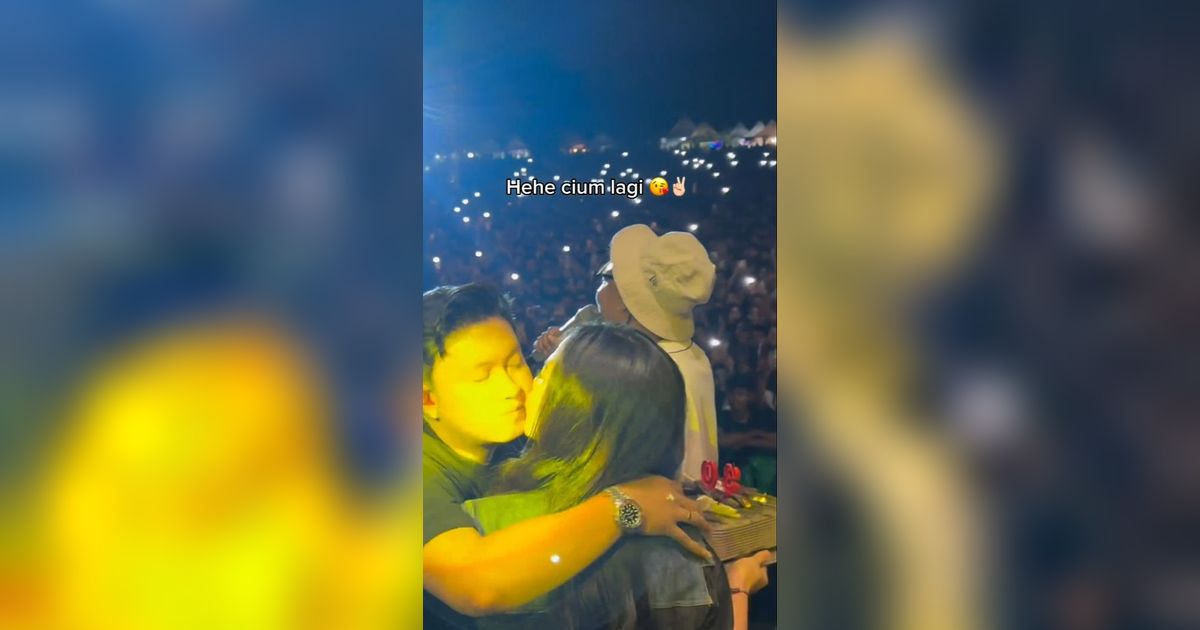 Bella Bonita Beri Kejutan, 8 Foto Ulang Tahun Denny Caknan Yang Dirayakan Saat Manggung