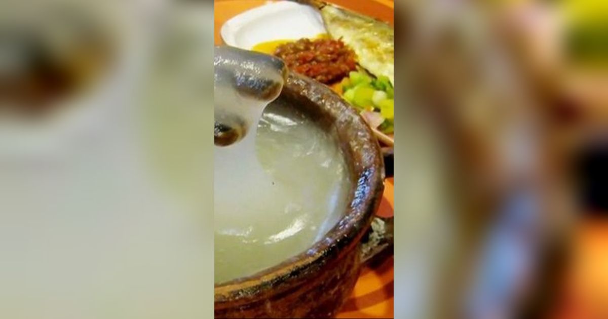 Papeda Adalah Makanan Khas Papua Berupa bubur Sagu, Begini Cara Buatnya