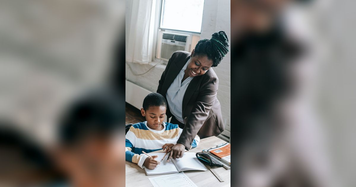 80 Contoh Catatan Wali Kelas Menyentuh Hati untuk Murid Bermasalah dan Berprestasi