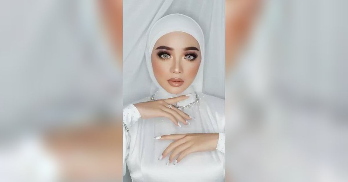 Potret Wajah Polos Ega D'Academy Susah Dikenalin  saat Pakai Makeup Tebal