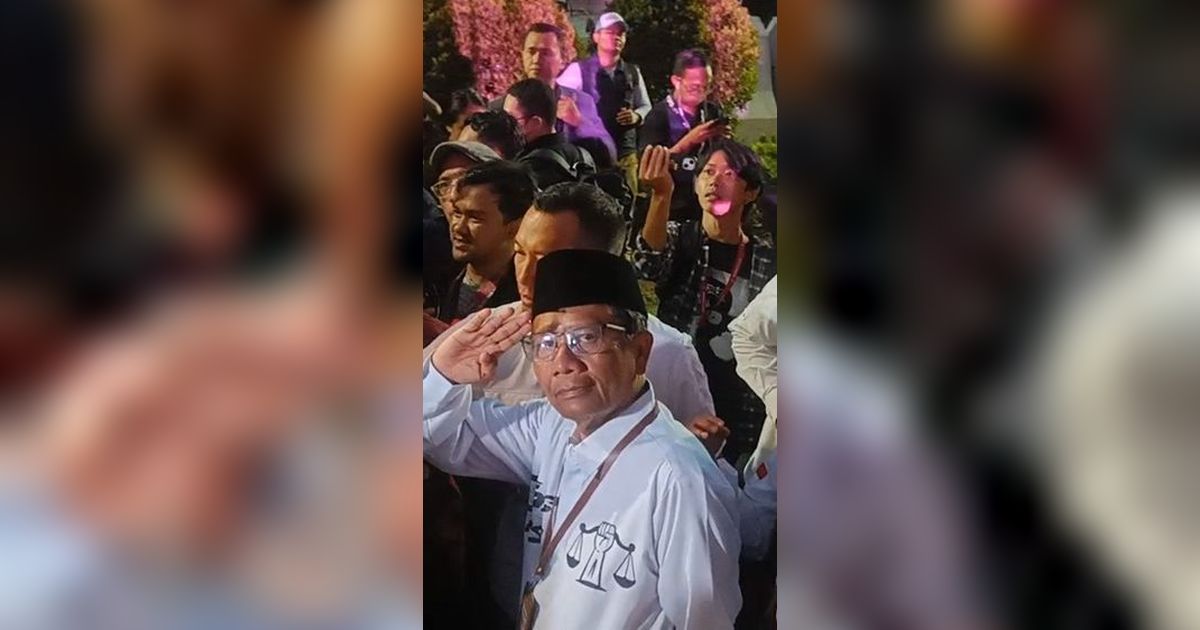 Ganjar dan Mahfud Gandeng Istri ke KPU, Siap Ikuti Debat Perdana Capres