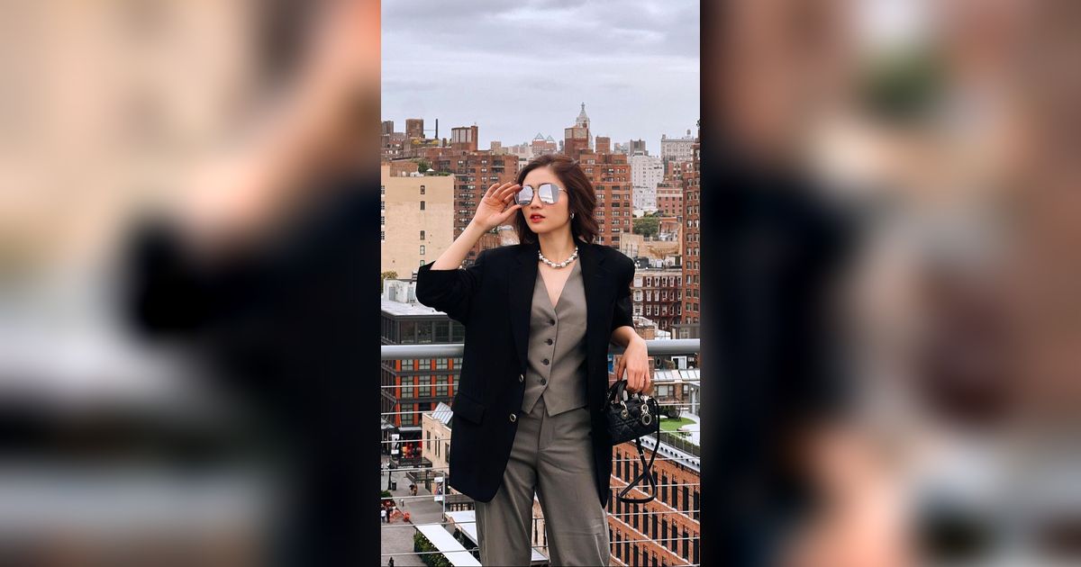 Bedah Harga Outfit Febby Rastanty Saat Hadiri Acara Fashion Ternama