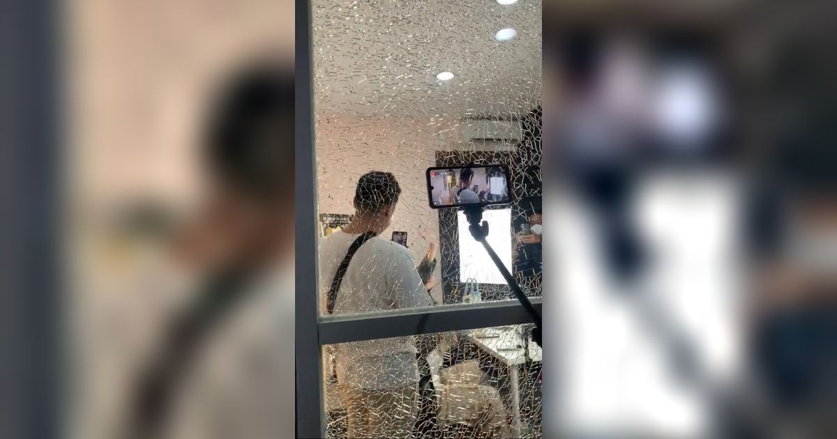 Sempat Dikira Prank, Ini Detik-Detik Kantor Baru Baim Wong Ambruk