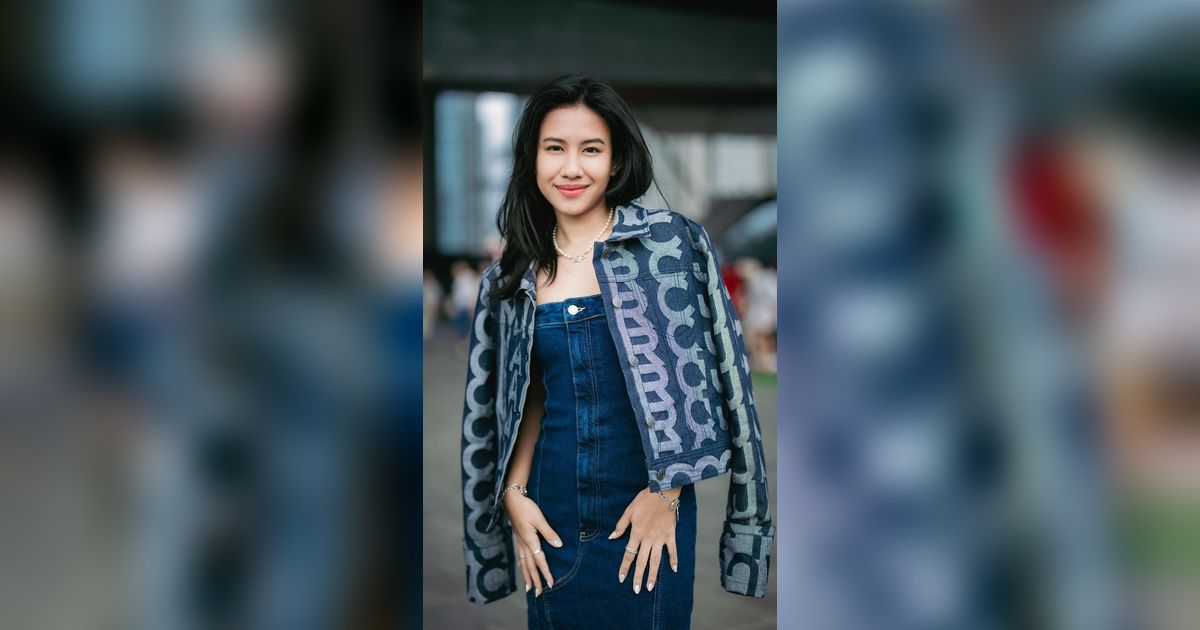 Anggun! Potret Shenina Cinnamon Berhijab Saat Jalani Ibadah Umroh
