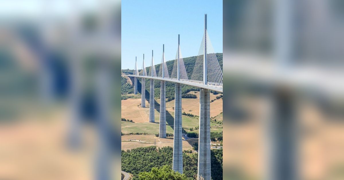 14 Desember 2004: Peresmian Millau Viaduct, Jembatan Tertinggi di Dunia dari Prancis