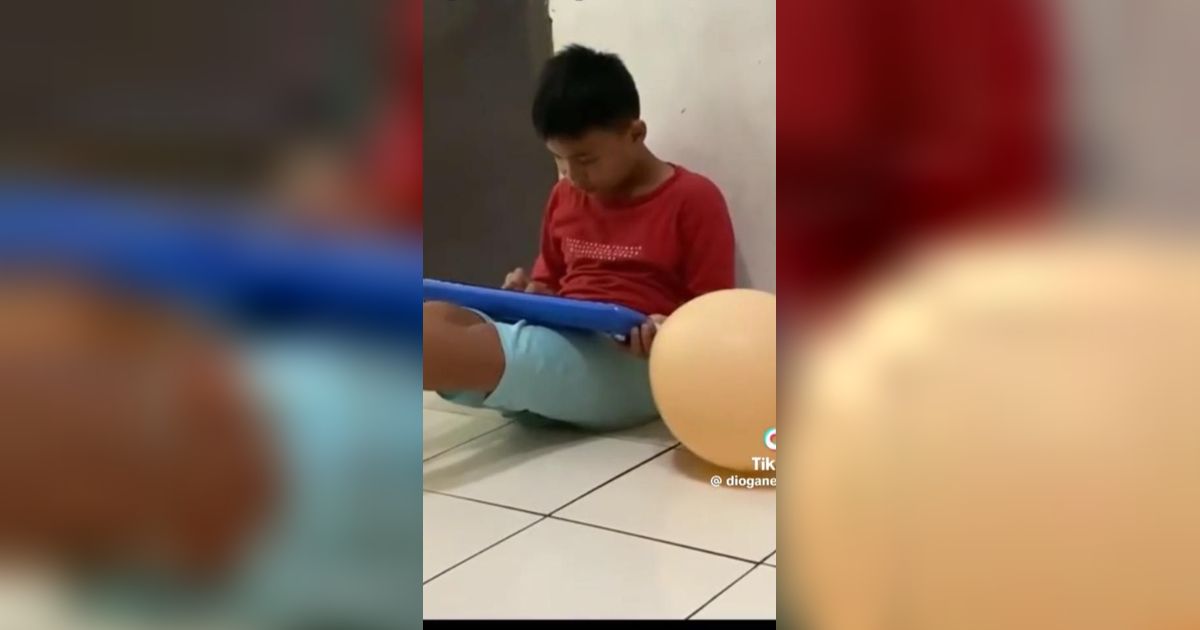 Viral Bocah Bagikan Cara Simpel Main Pianika, Warganet: Kenapa Dulu Enggak Kepikiran