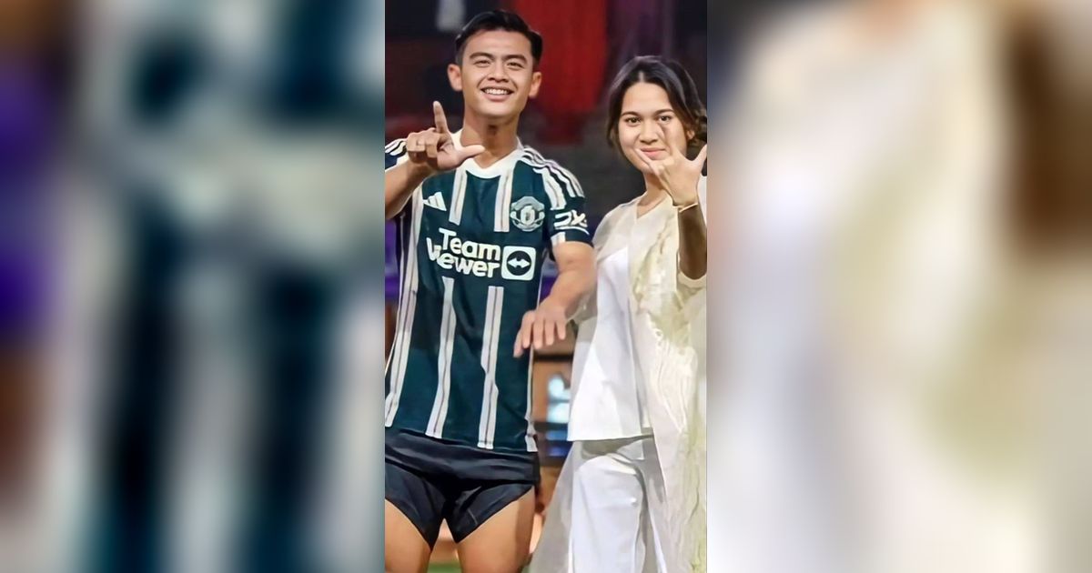 Potret Azizah Salsha Tanding Bola Bareng Suami, Masih Pakai Baju Kondangan