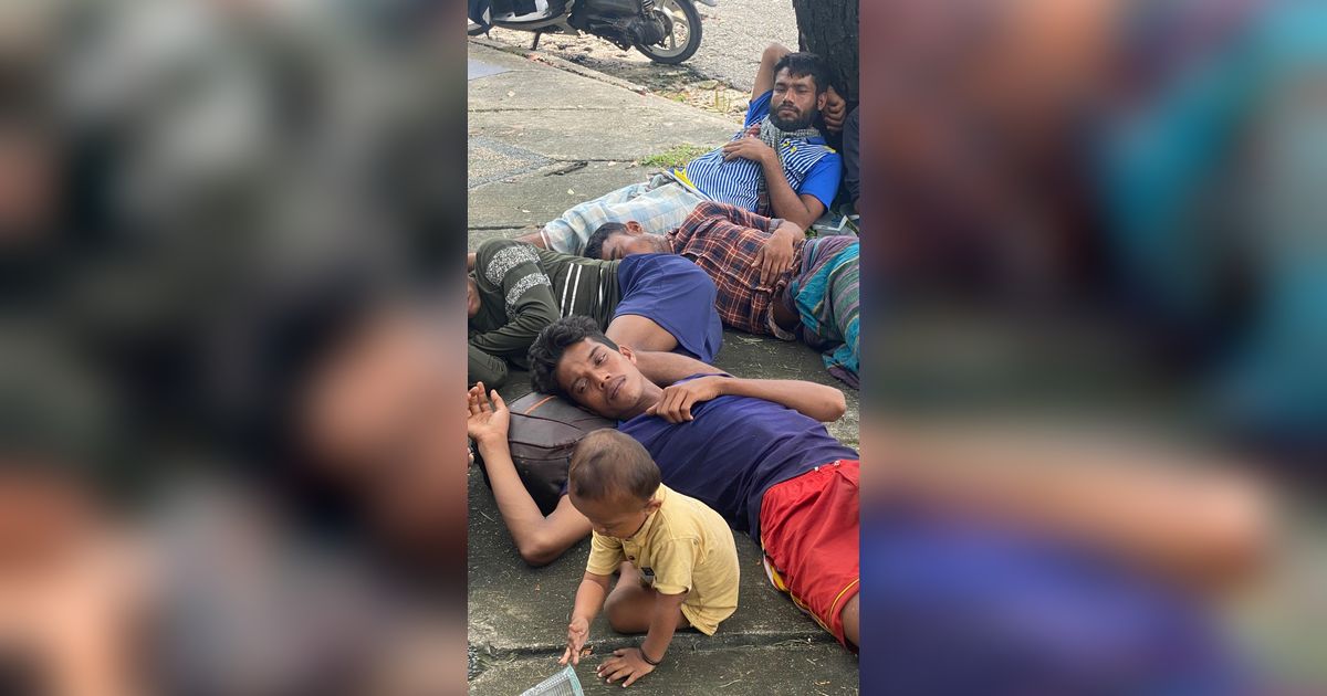 13 Warga Rohingya Kini 'Terdampar' di Jalanan Pekanbaru, Mengaku Ada yang Bawa Tapi Tak Tahu Siapa