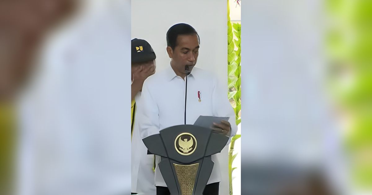 VIDEO: Jokowi Beri Kejutan ke Dika Siswa SMK yang Pinjami Topi Sekolah