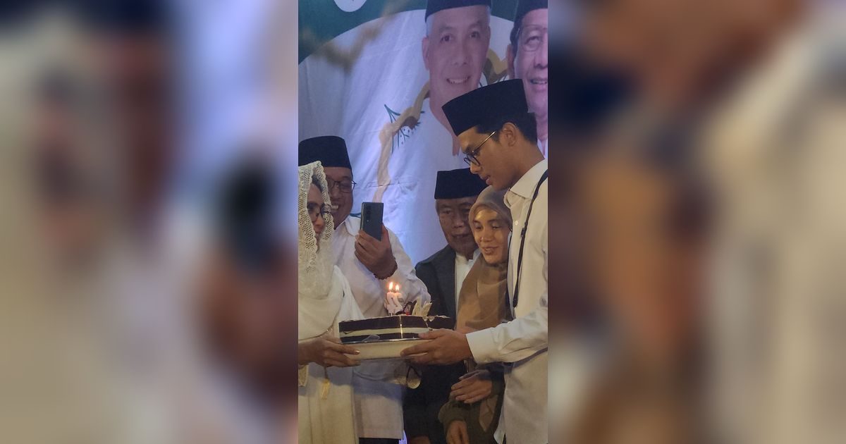 Momen Para Santri Beri Kejutan Ulang Tahun Kepada Alam Ganjar, Putra Ganjar Pranowo