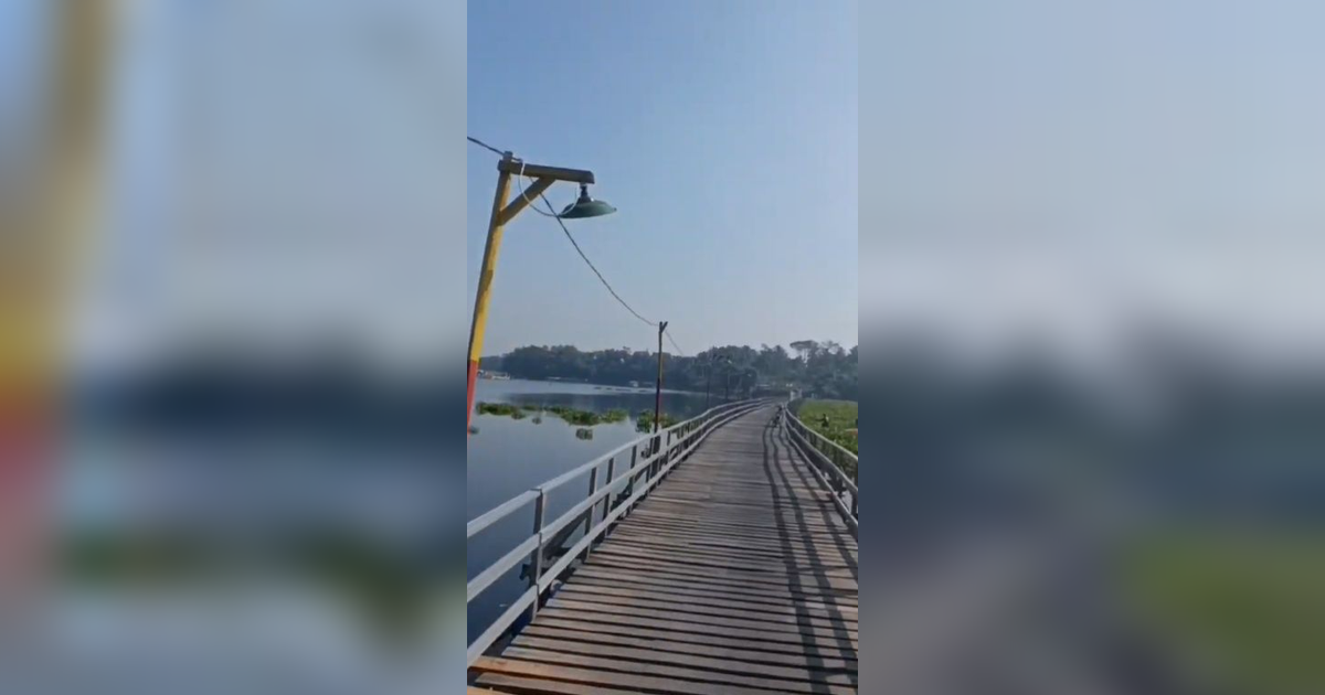 Sensasi Melintas di Atas Jembatan Kayu Merlin, Bisa Lihat Pemandangan Eksotis Waduk Saguling