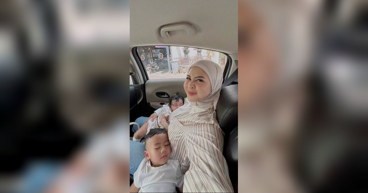 Mahmud Cantik Berhijab dan Stylish Banget, Ini 8 Potret Kesha Ratuliu Momong Dua Anak