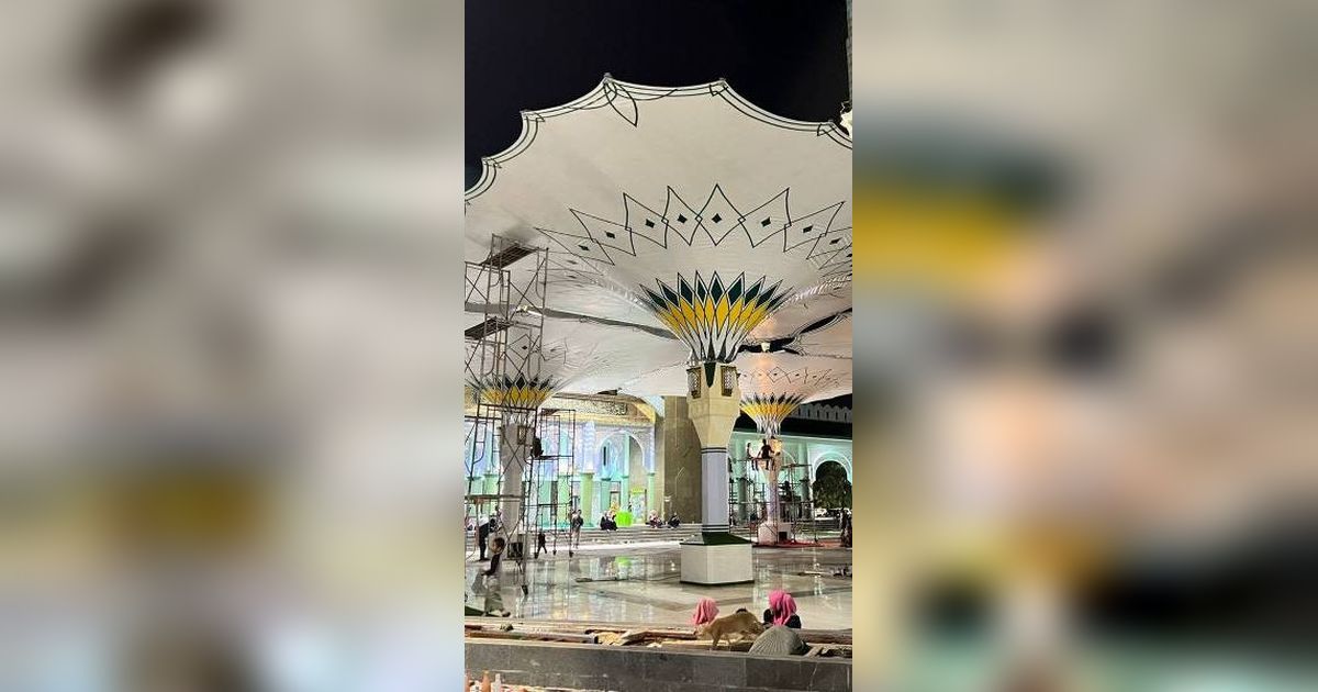 Mengagumi Kemegahan Masjid Raya Al A'zhom di Kota Tangerang, Dibangun Tanpa Tiang dan Kini Punya Payung Nabawi