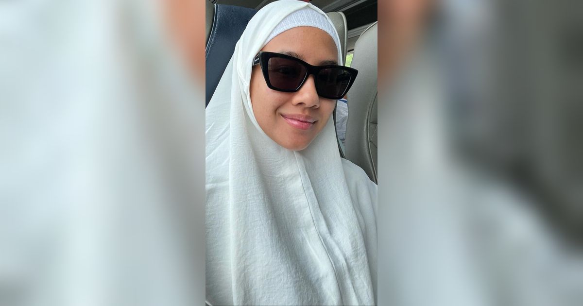 Dikira Nonmuslim, Ini Potret Shenina Cinnamon Jalani Ibadah Umroh