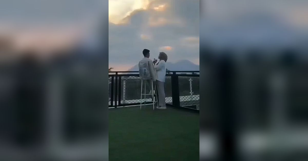 Buyar! Momen Sejoli Bikin Video Romantis nan Estetis Berantakan, HP untuk Merekam Diambil Emak-Emak Dikira Milik Putrinya