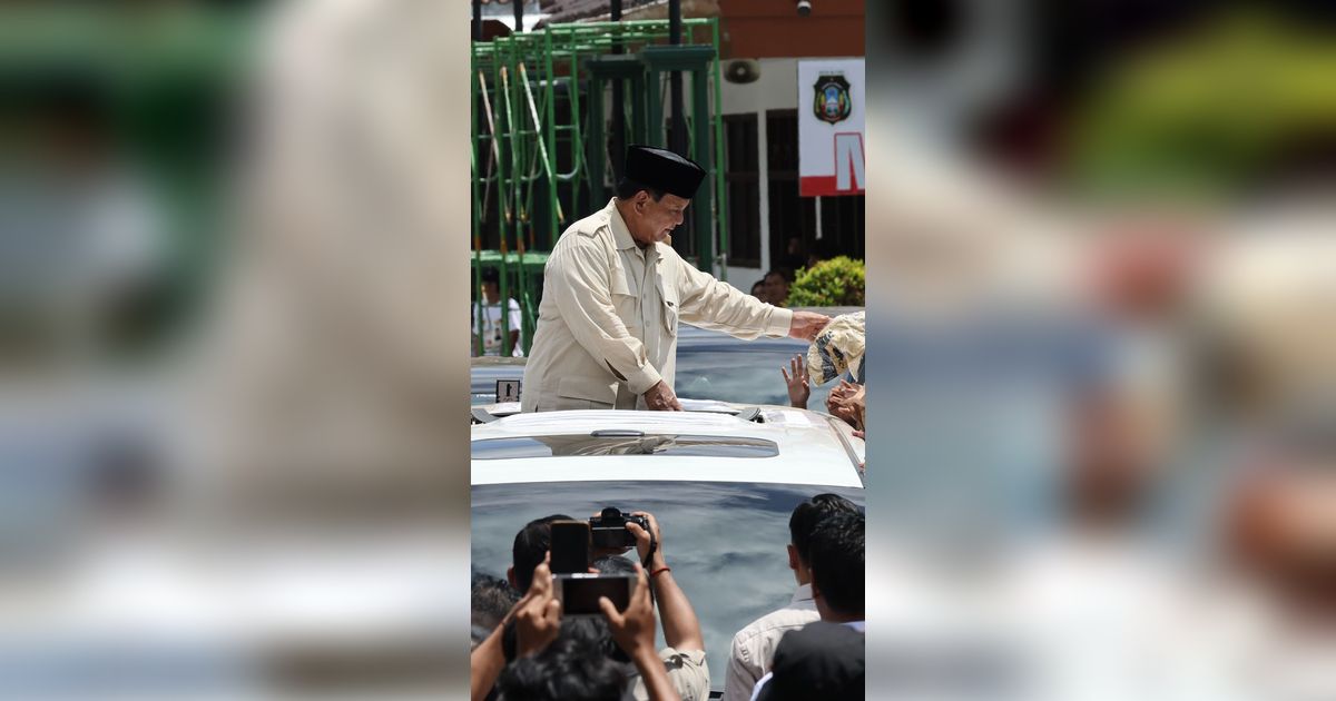 Ziarah ke Makam Bung Karno di Blitar, Prabowo Disambut Antusias Warga