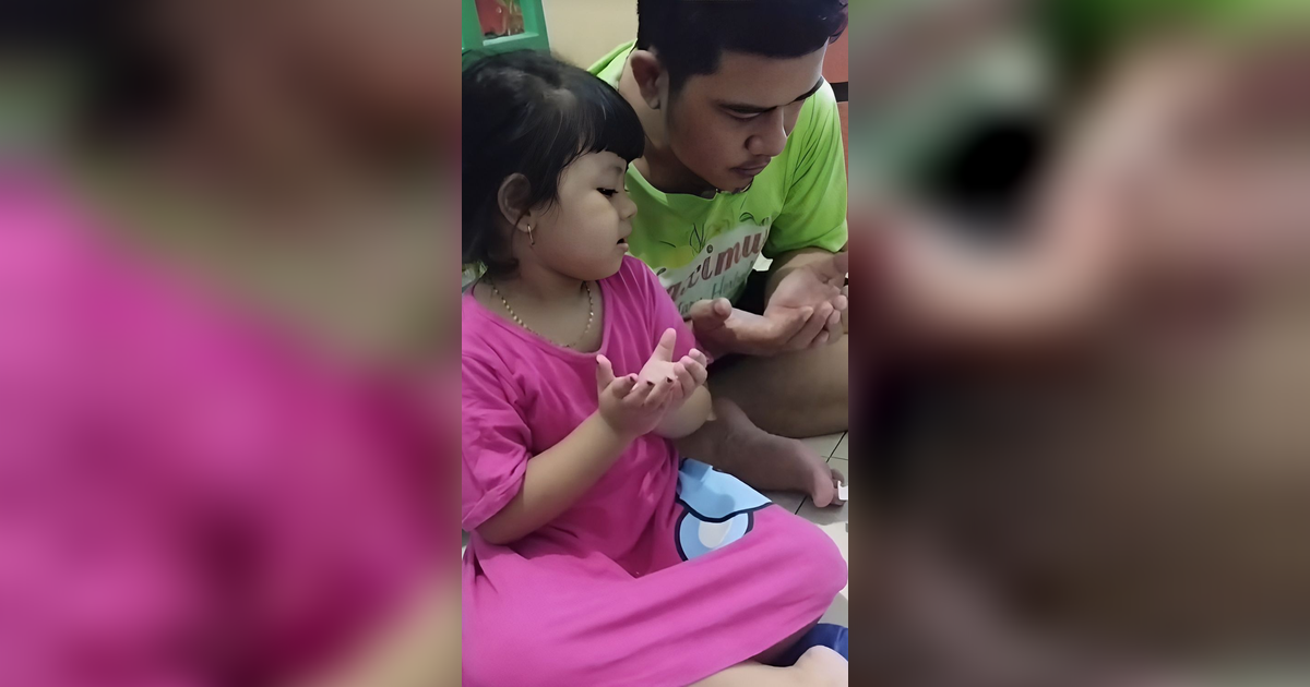 Curhat Lucu Bocah Perempuan Tak Bisa Beli Kado untuk Ayahnya, 'Aku Masih Kecil'
