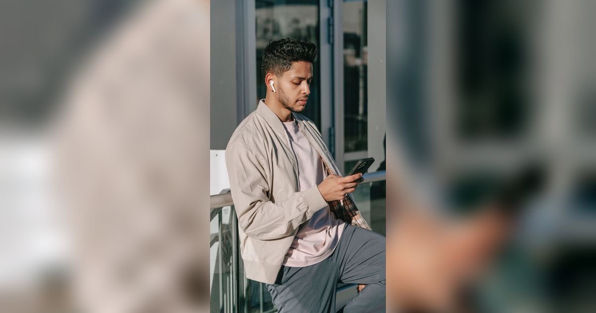 Perhatian Kaum Adam, Pakai Ponsel Berlebihan Bisa Turunkan Kualitas Sel Sperma