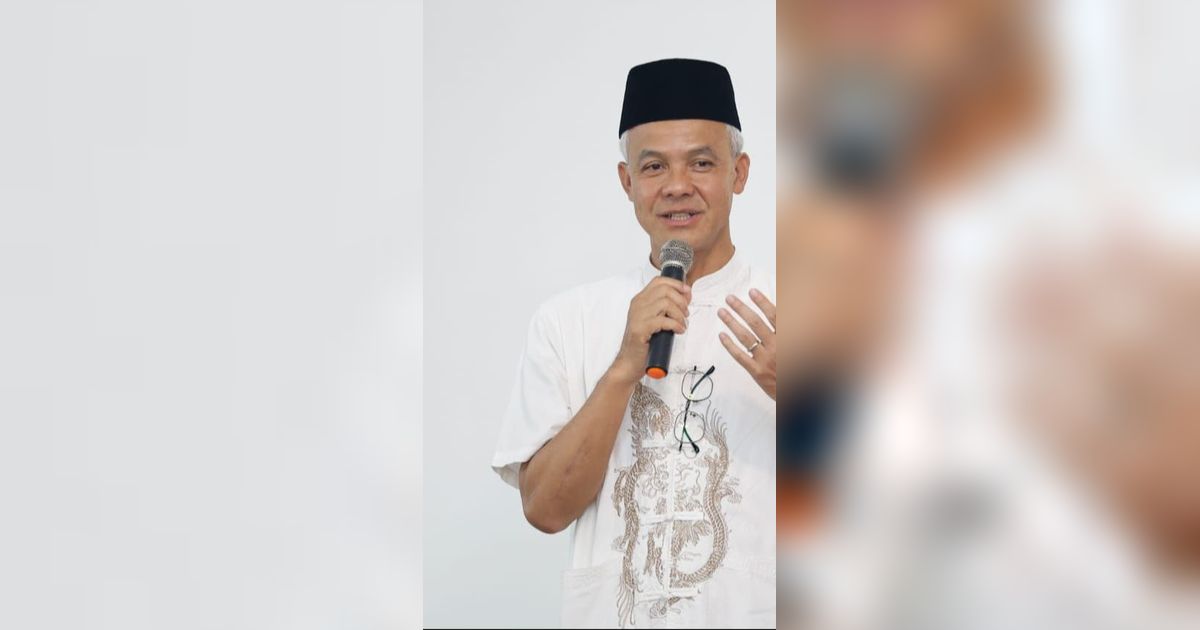 VIDEO: 'Hadiah' Kejutan Capres Ganjar Untuk Emak-Emak yang Meminta Uang Saat Kampanye