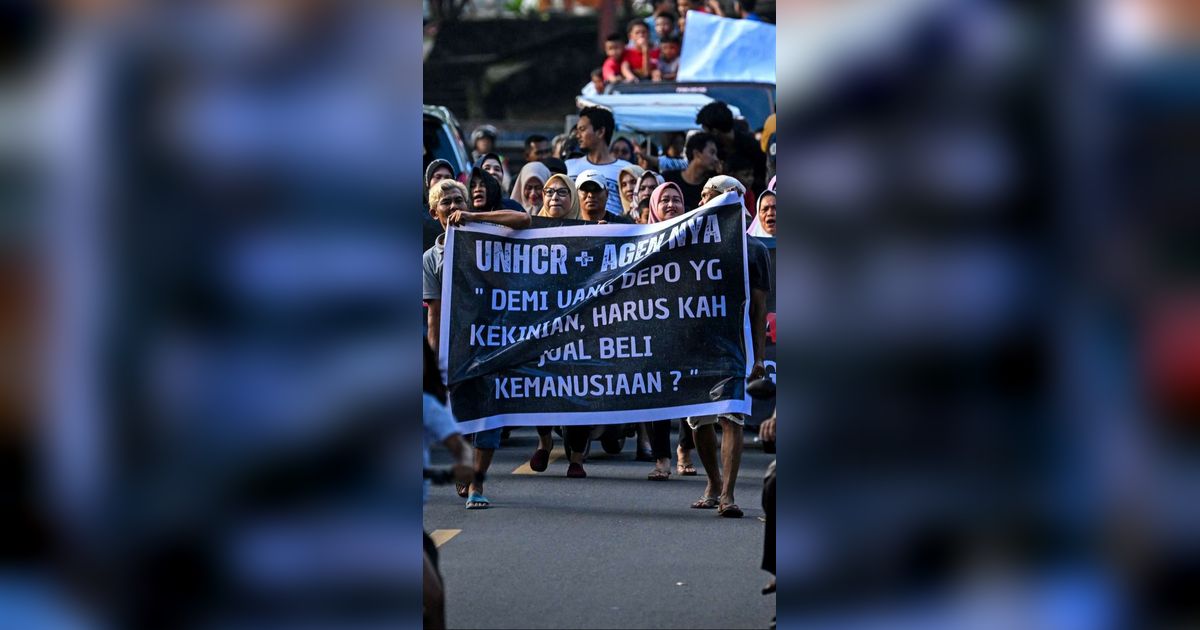 FOTO: Aksi Warga Sabang Demo Tolak Kedatangan Pengungsi Rohingya di Aceh