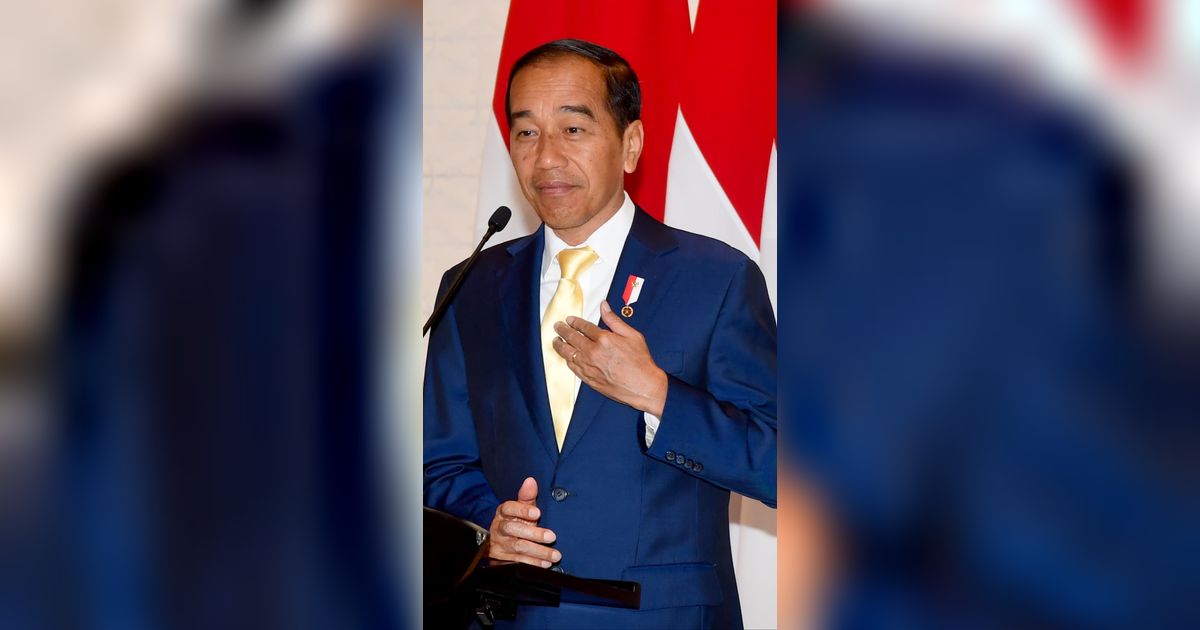 Pakai Dasi Kuning, Jokowi Akui Nyaman dengan Golkar