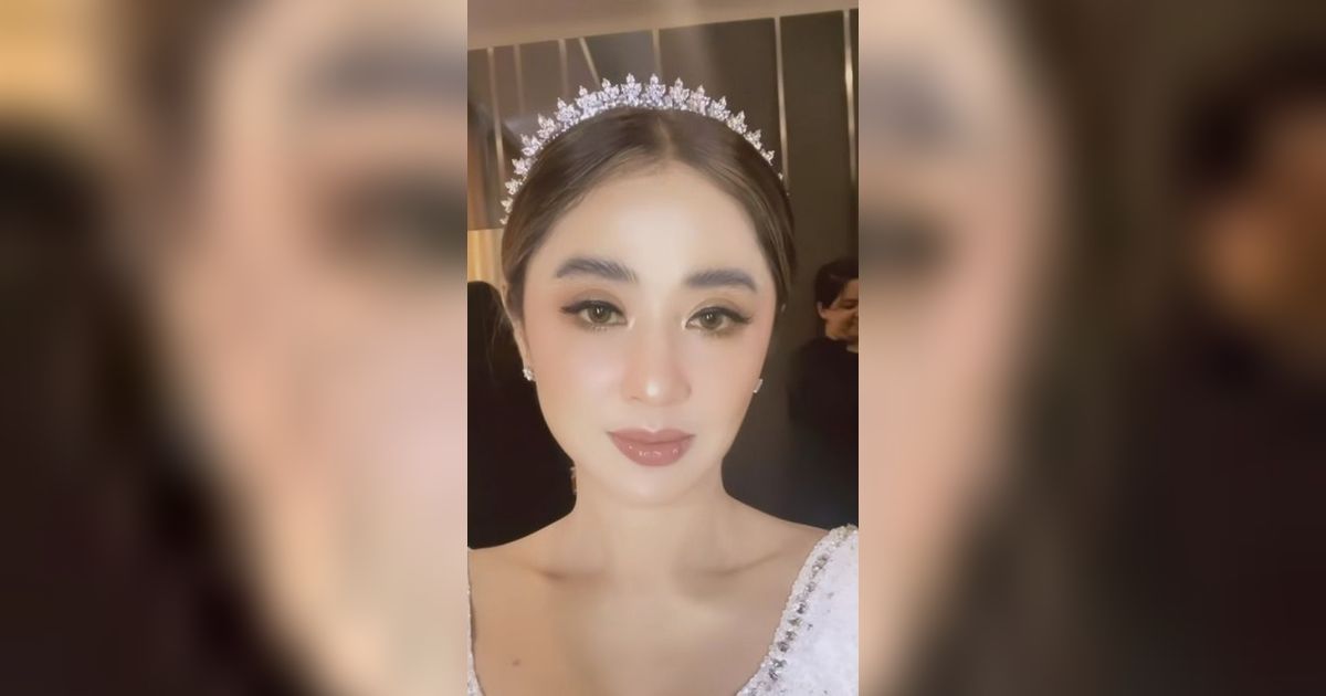 Dandan Seperti Pengantin, ini Deretan Potret Cantik Dewi Perssik di Momen Ultah ke-38