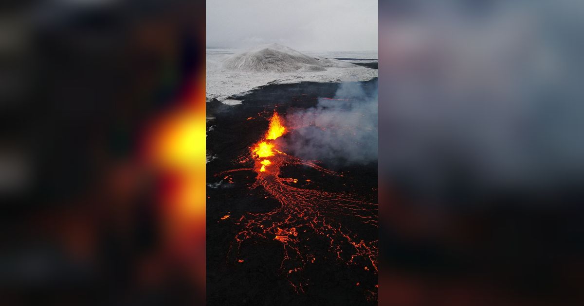 FOTO: Penampakan Letusan Dahsyat Gunung Api Islandia Ciptakan Aliran Lava di Tengah Hamparan Salju