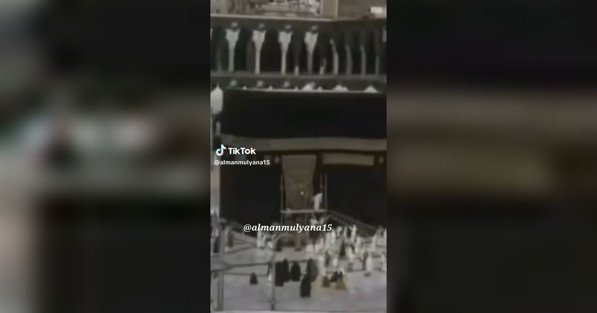 Potret Suasana Mekah Tahun 1956, Kendaraan Bisa Parkir di Depan Masjidil Haram