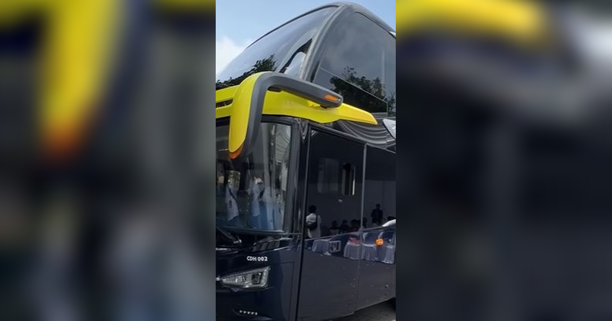 Potret Mewahnya Bus PO Damri Double Decker Bikin Betah di Perjalanan, Pramugarinya Cantik-cantik