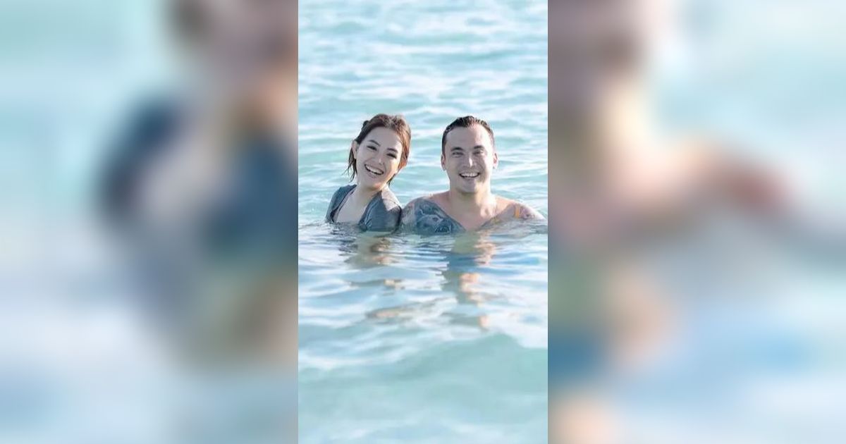 Foto Mesra Lady Nayoan dan Rendy Kjaernett Honeymoon, Tato di Punggung jadi Sorotan