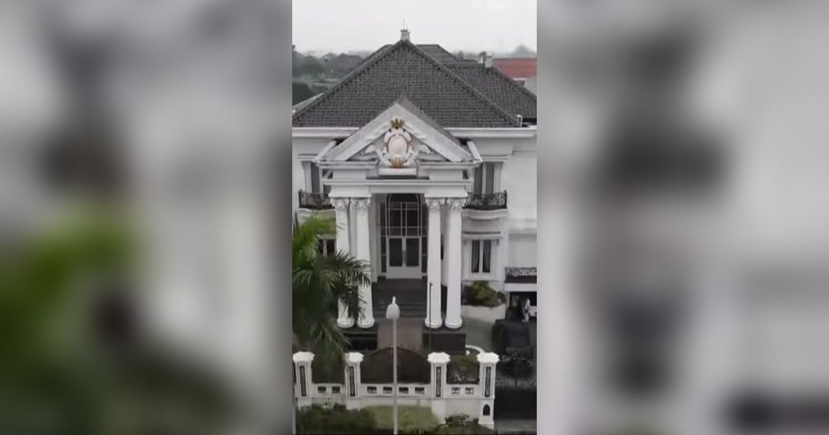 Mewah Bak Istana, Potret Rumah Crazy Rich Surabaya Amelia Salim Seluas 1.800 Meter yang Bikin Melongo