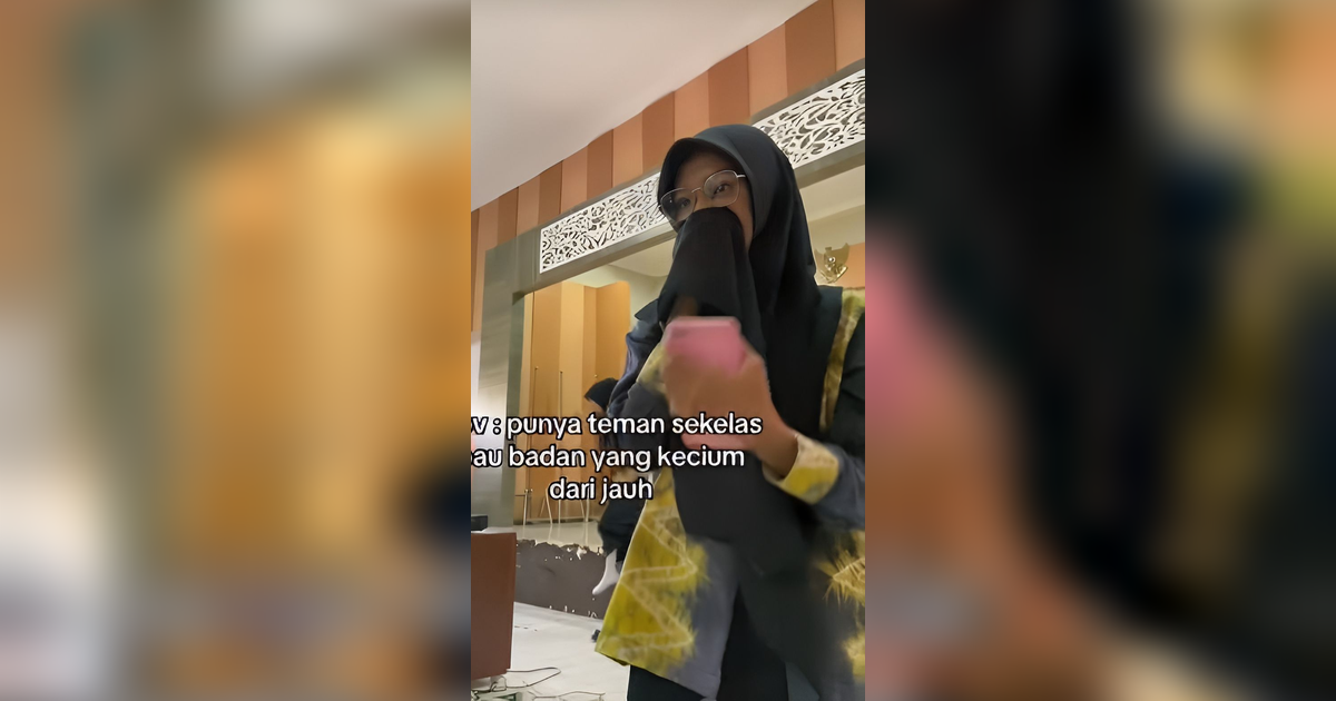 Momen Siswa Terganggu Bau Ketek Teman Sekelas, Netizen: Mau Kasihan tapi Bikin Sesak Napas